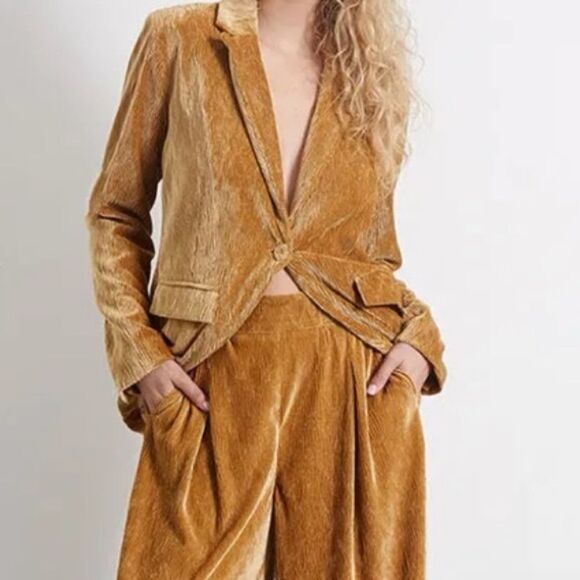 MINKPINK Women's Ariana Velvet Blazer Jacket in Gold Size XS - Picture 5 of 5